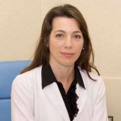 Dra. Alice Schmal<small><br><font color=gray>Médica</font></small><br><br>