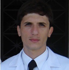 Dr. Felipe von Ranke<small><br><font color=gray>Diretor Clínico<br>Radiologista</font></small><br><br>